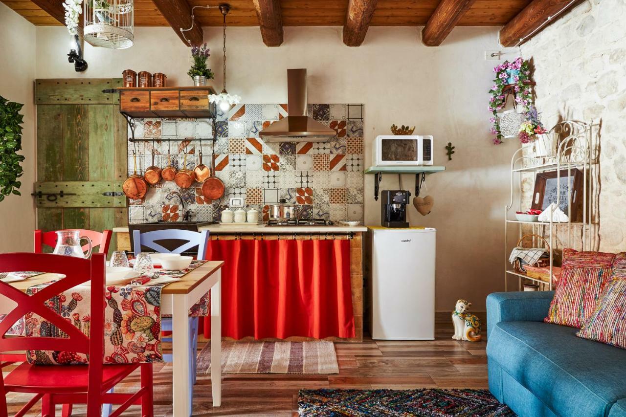Les Petites Maisons D'Elise Scicli Buitenkant foto