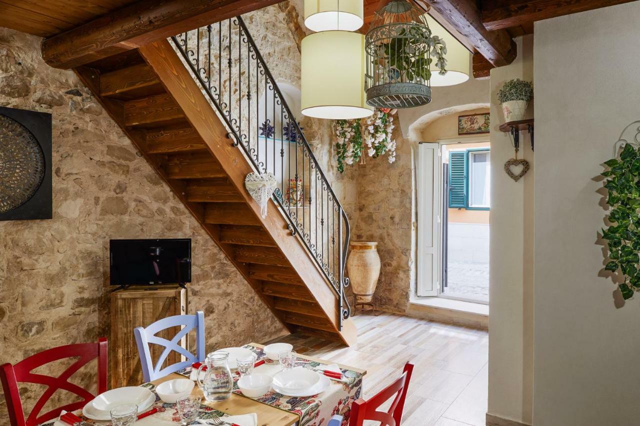 Les Petites Maisons D'Elise Scicli Buitenkant foto