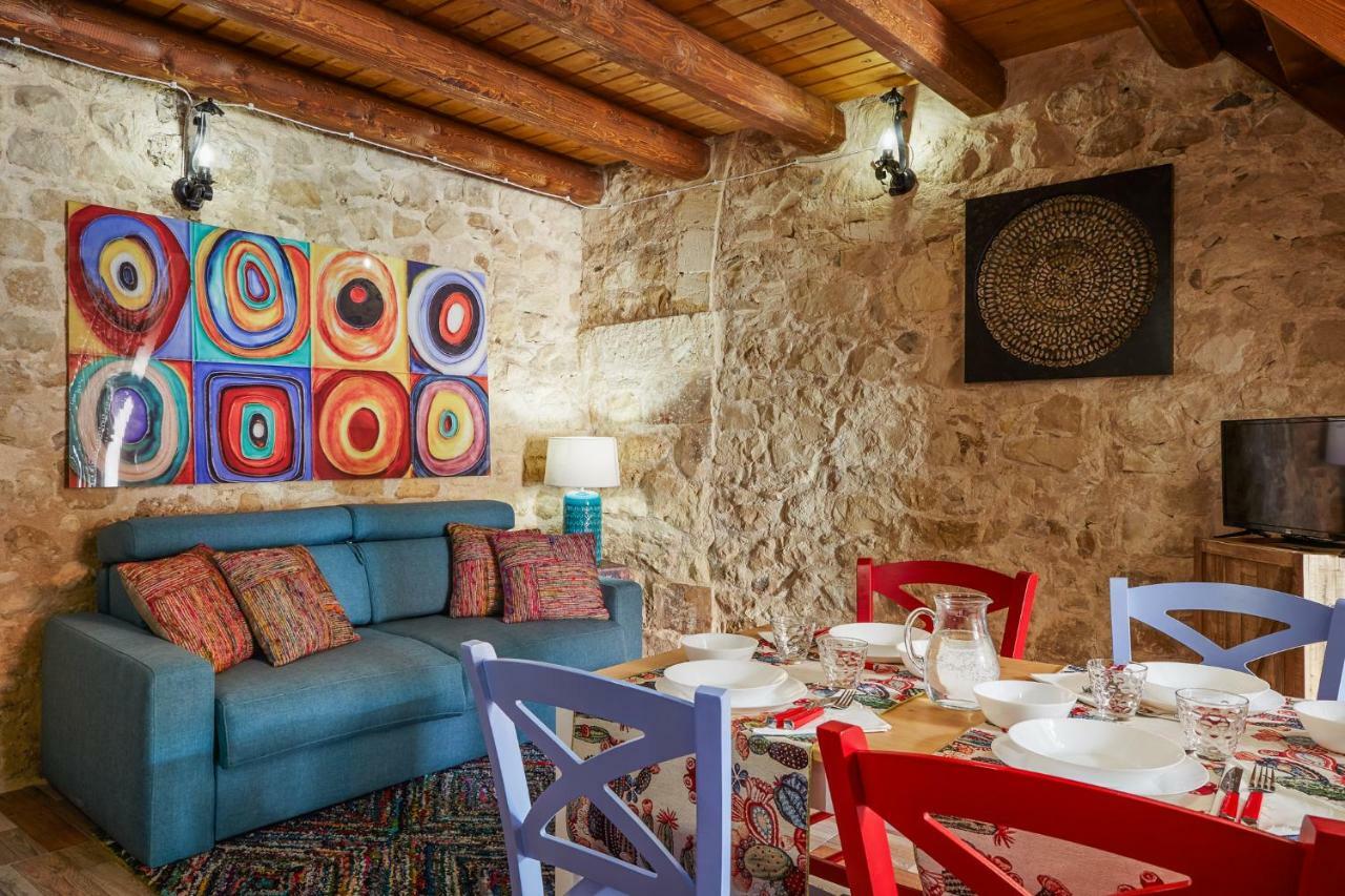 Les Petites Maisons D'Elise Scicli Buitenkant foto